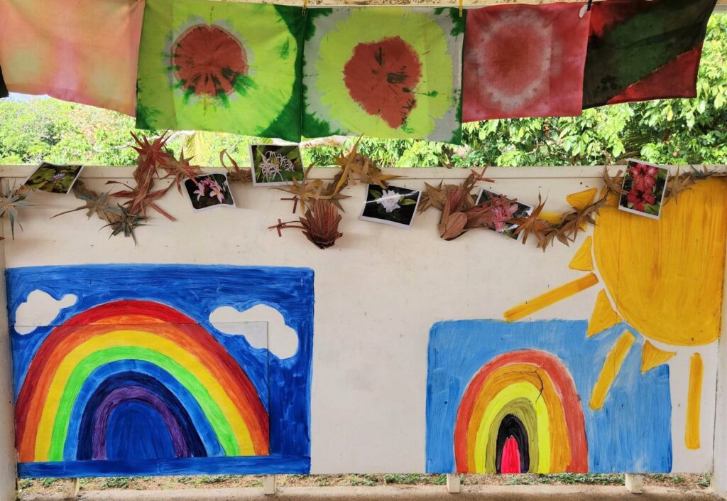 Sunshine and rainbows painted by the young students of Apii Mauke. 22120622.
