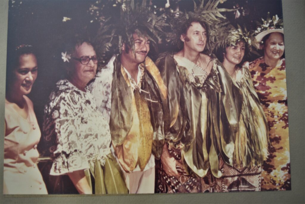 The investiture of Apai Raropua Mataiapo Tutara in April 1975. From left: Rongomatane Aida Ariki, Makea Nui Teremoana Ariki, Mata Taruia, Apai Mataiapo Tekeu Framhein, Nathalie Framhein and Makea Karika Margaret Ariki. 23021008