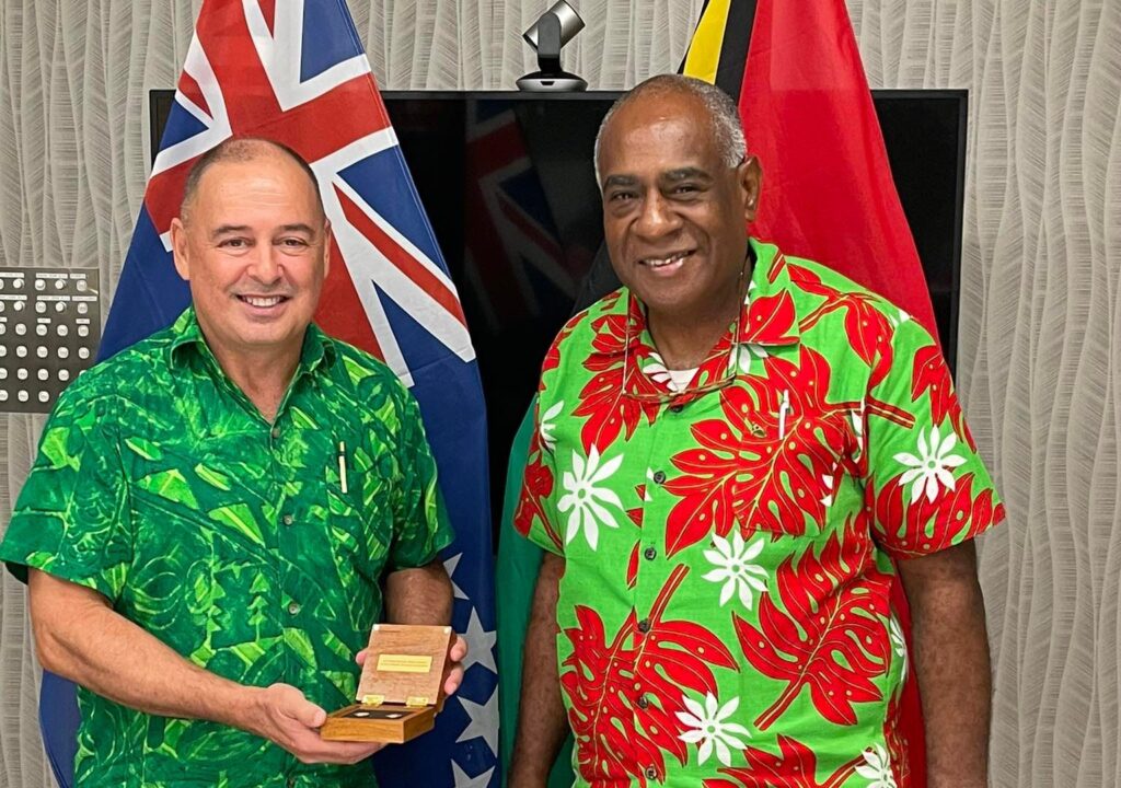 Pacific Islands Forum chair, Prime Minister Mark Brown with Vanuatu PM Ishmael Kalsakau. PIF/23030703