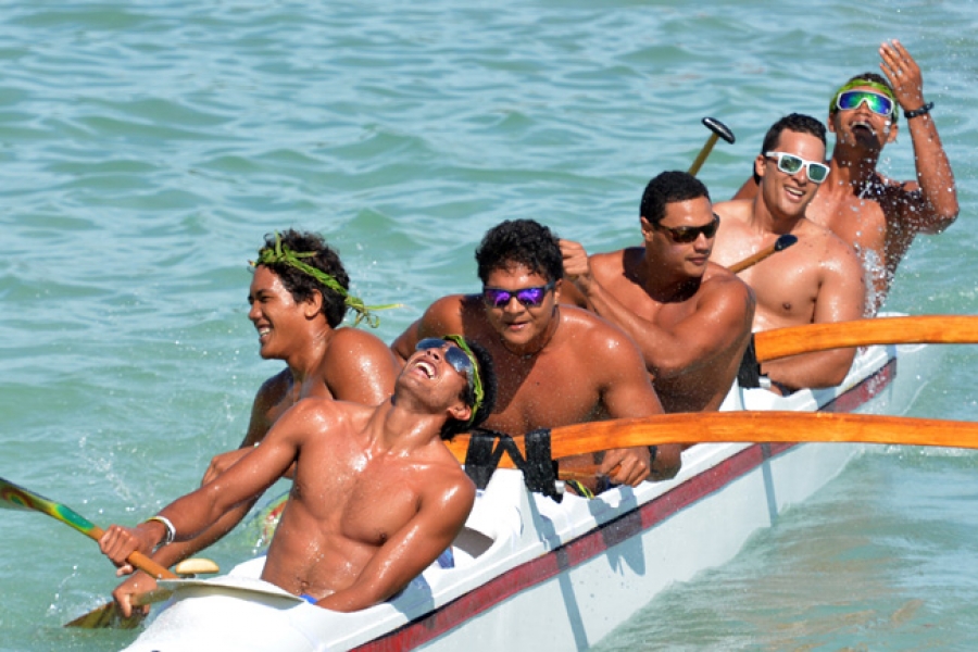 Tahiti dominates Vaka Eiva Muri sprints