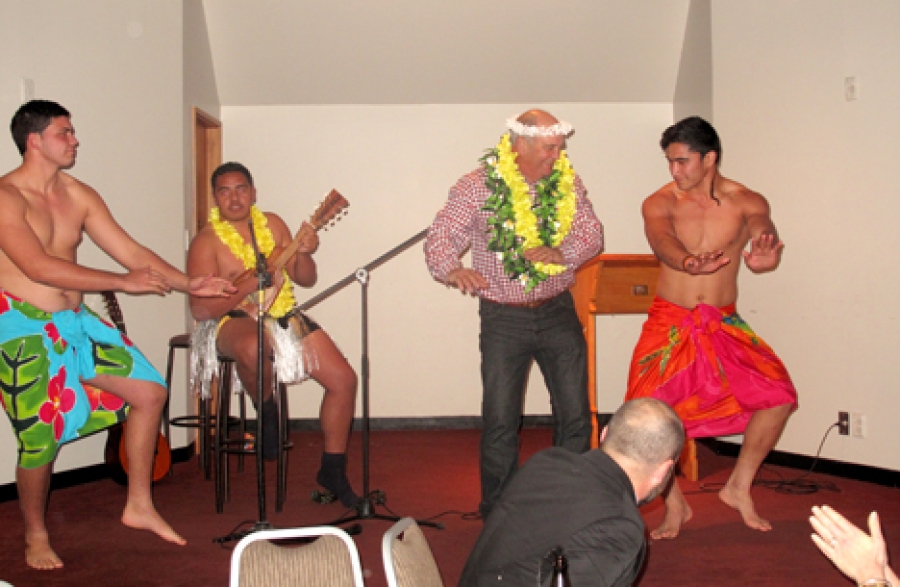 Rugby stars fundraise island-style