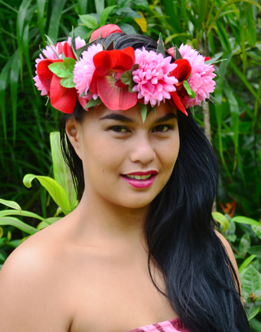 Miss Cook Islands Profile – Reny Roi