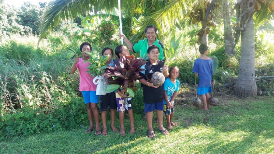 Island children show they care