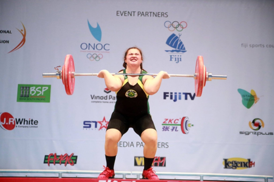 Peters manages bronze medal