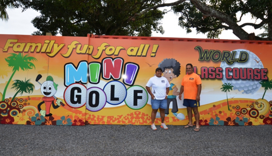 Mini golf club for family fun