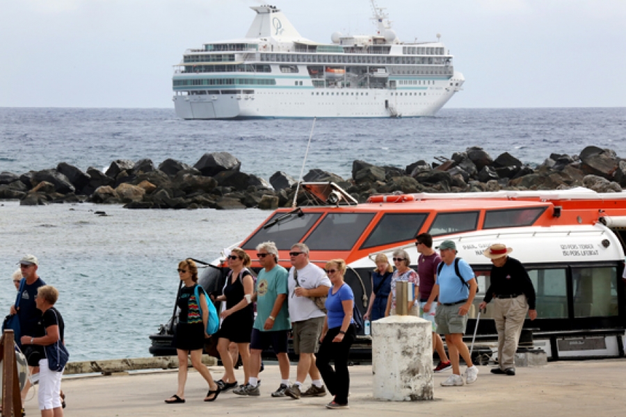 Luxury cruise ship promotes Cooks trip