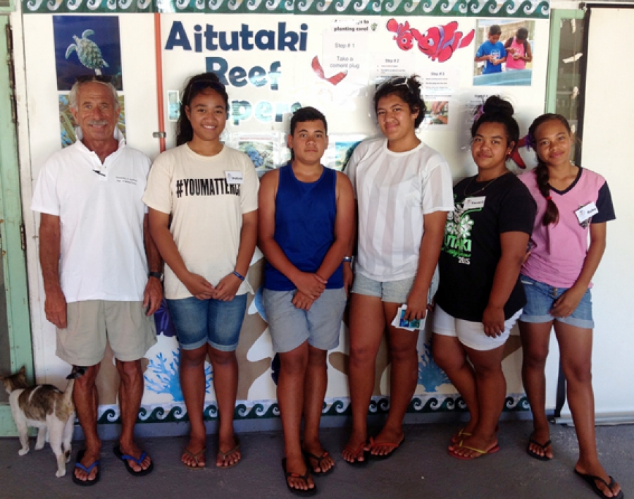 Students help protect Aitutaki lagoon