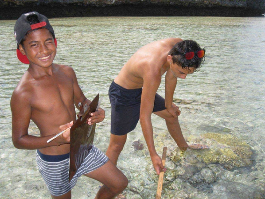 Mauke pupils learn plenty about lagoon