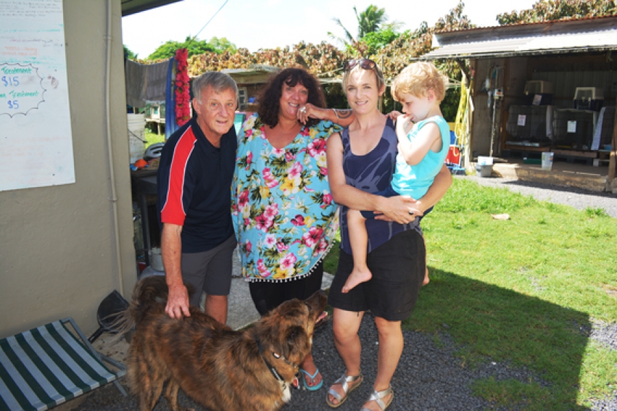Kiwi family helps Raro dogs