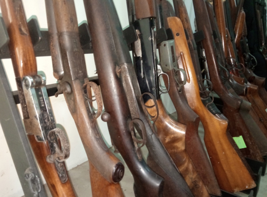 Gun amnesty extended in bid to tighten control