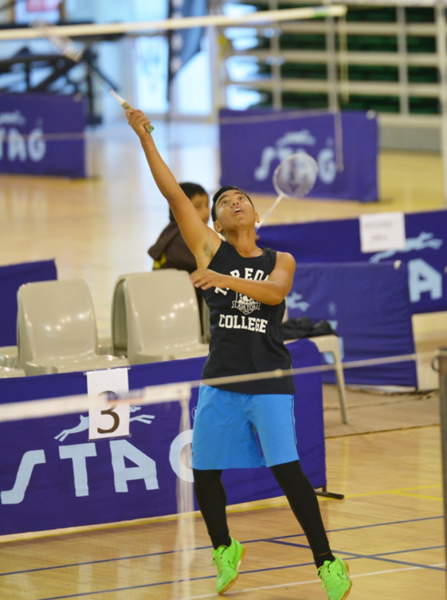 Tereora tops college badminton contest