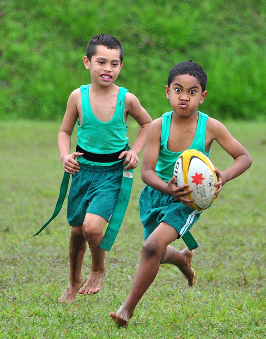Youngsters learn rugby skills