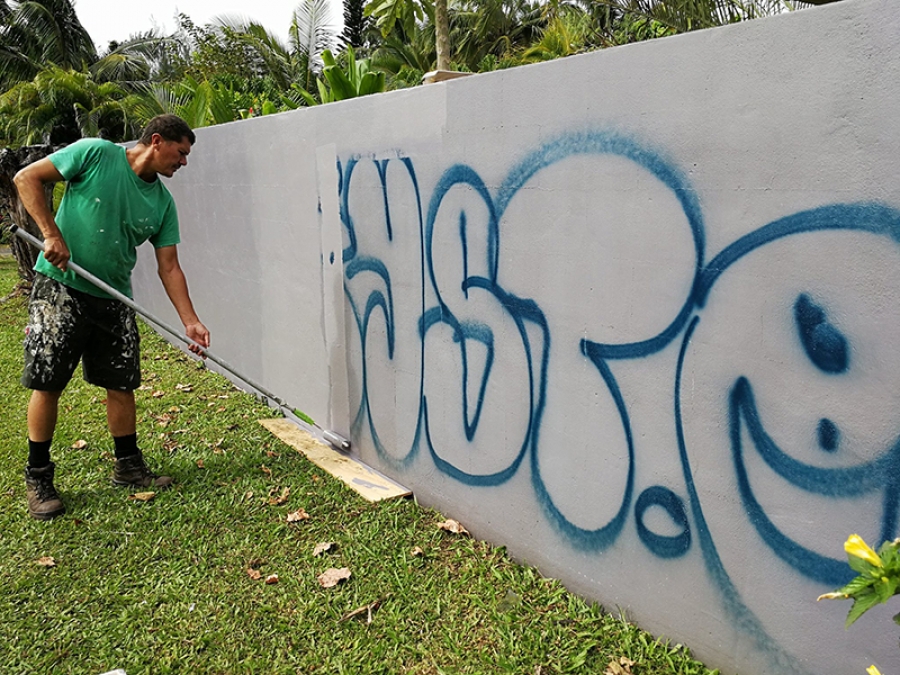 Police on the trail of ‘graffiti bandit’