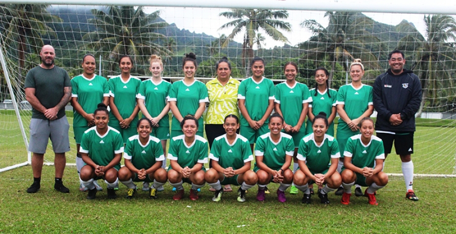 Female footballers touring Tahiti