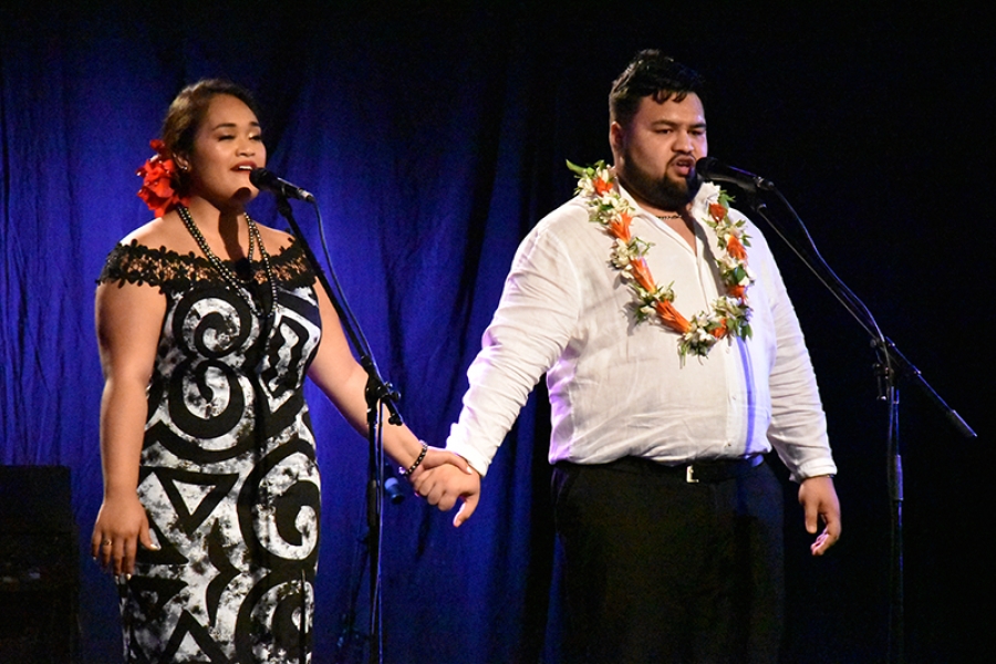 Opera singers wow local crowd