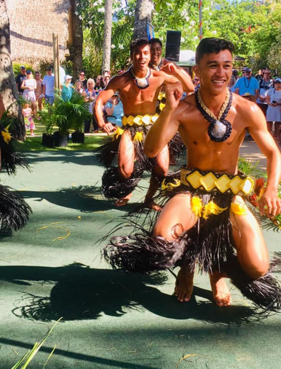 Dancers in Hawaii promote Cooks for tourists