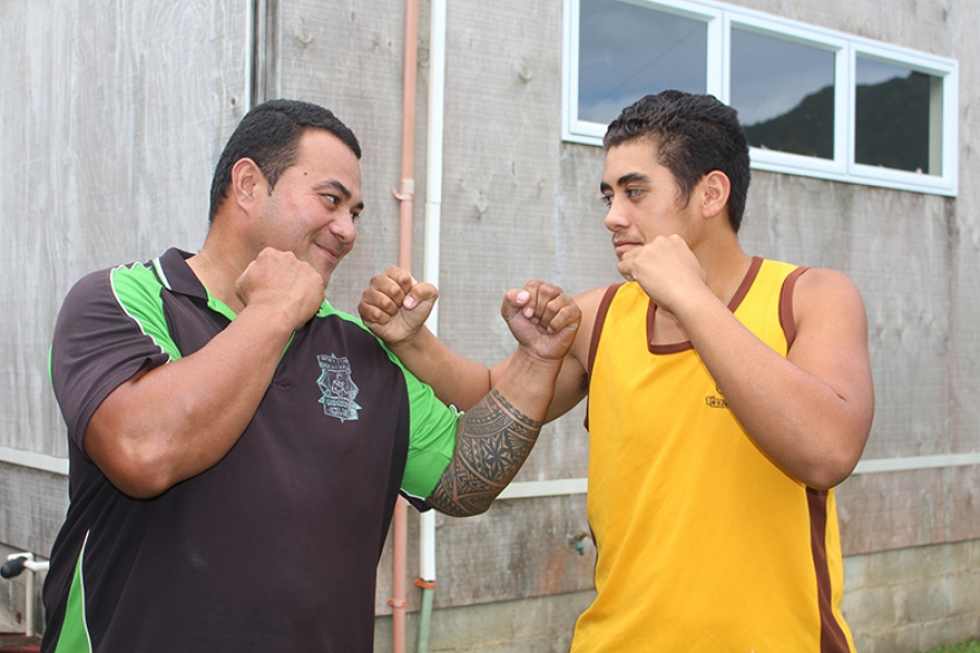 Veteran boxer inspires youngsters