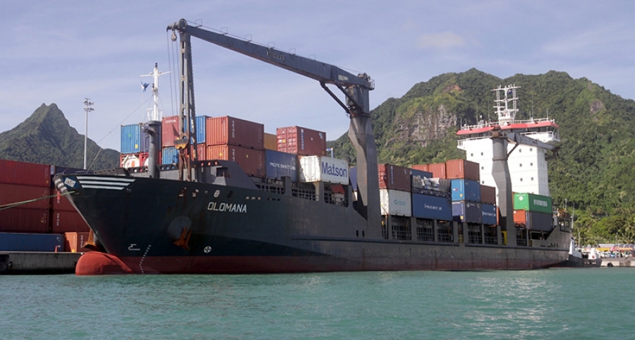 Cargo vessel still waits for calm weather