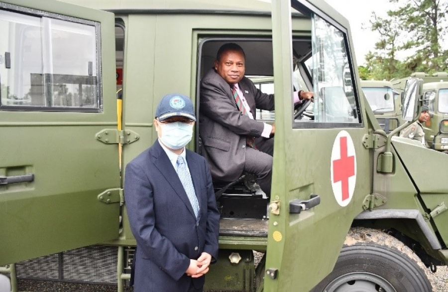 China Donates vehicles to Fiji