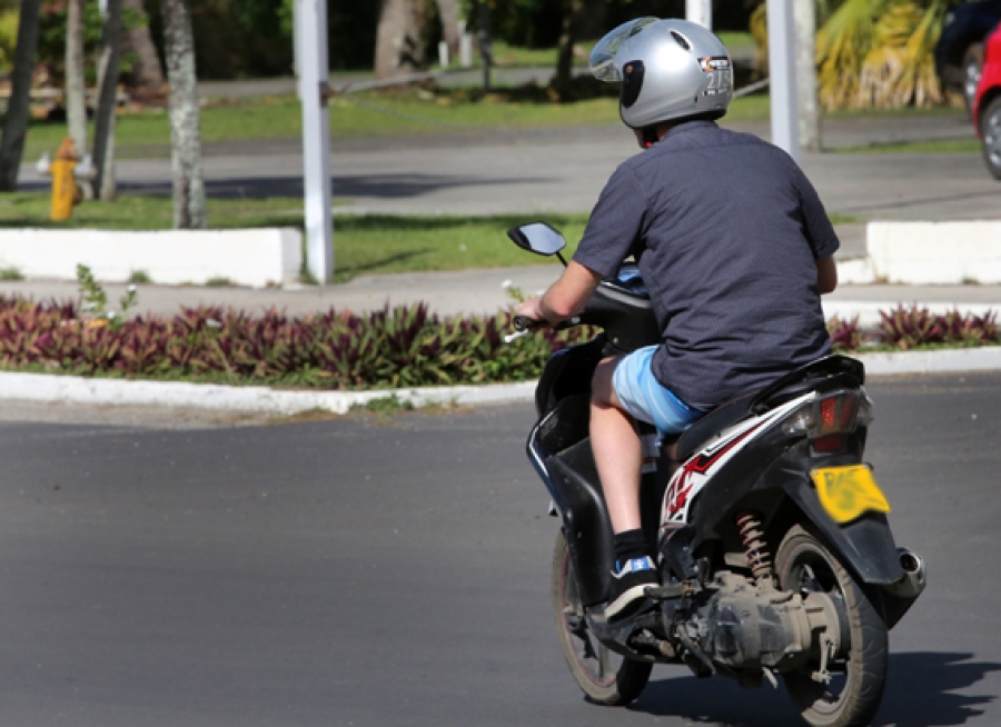 Police concerned at young people flouting helmet law