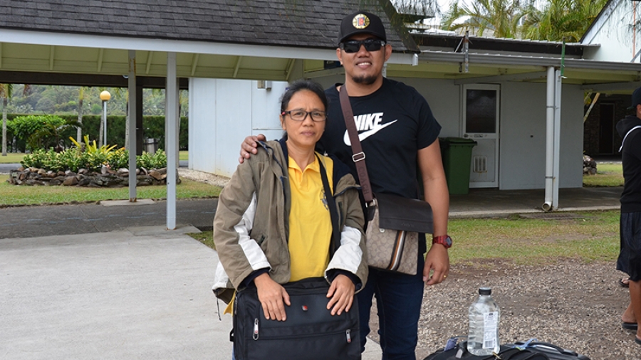 Filipino expatriate workers return home