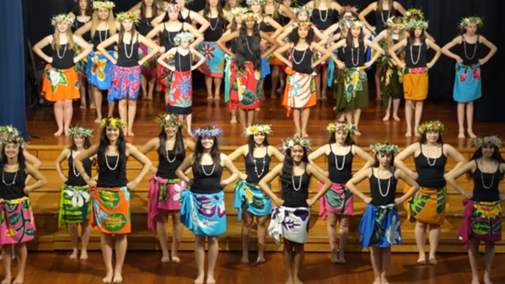 Wellington college students embrace Cook Islands culture