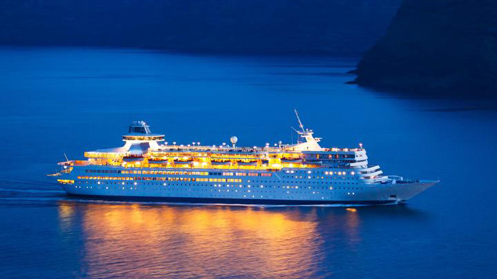 First cruise ship in two years in French Polynesia