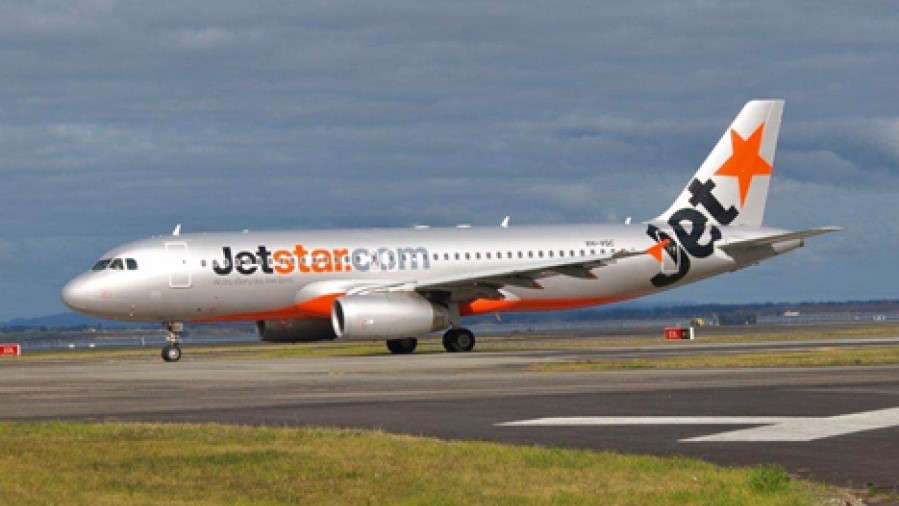 Jetstar halts Raro flights for three months
