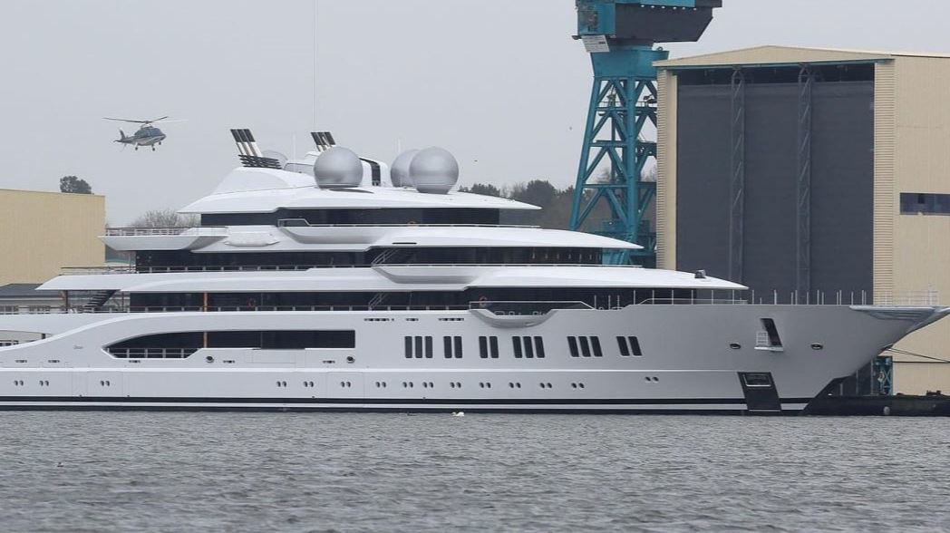 Russian superyacht leaves Fiji for US following a court ruling