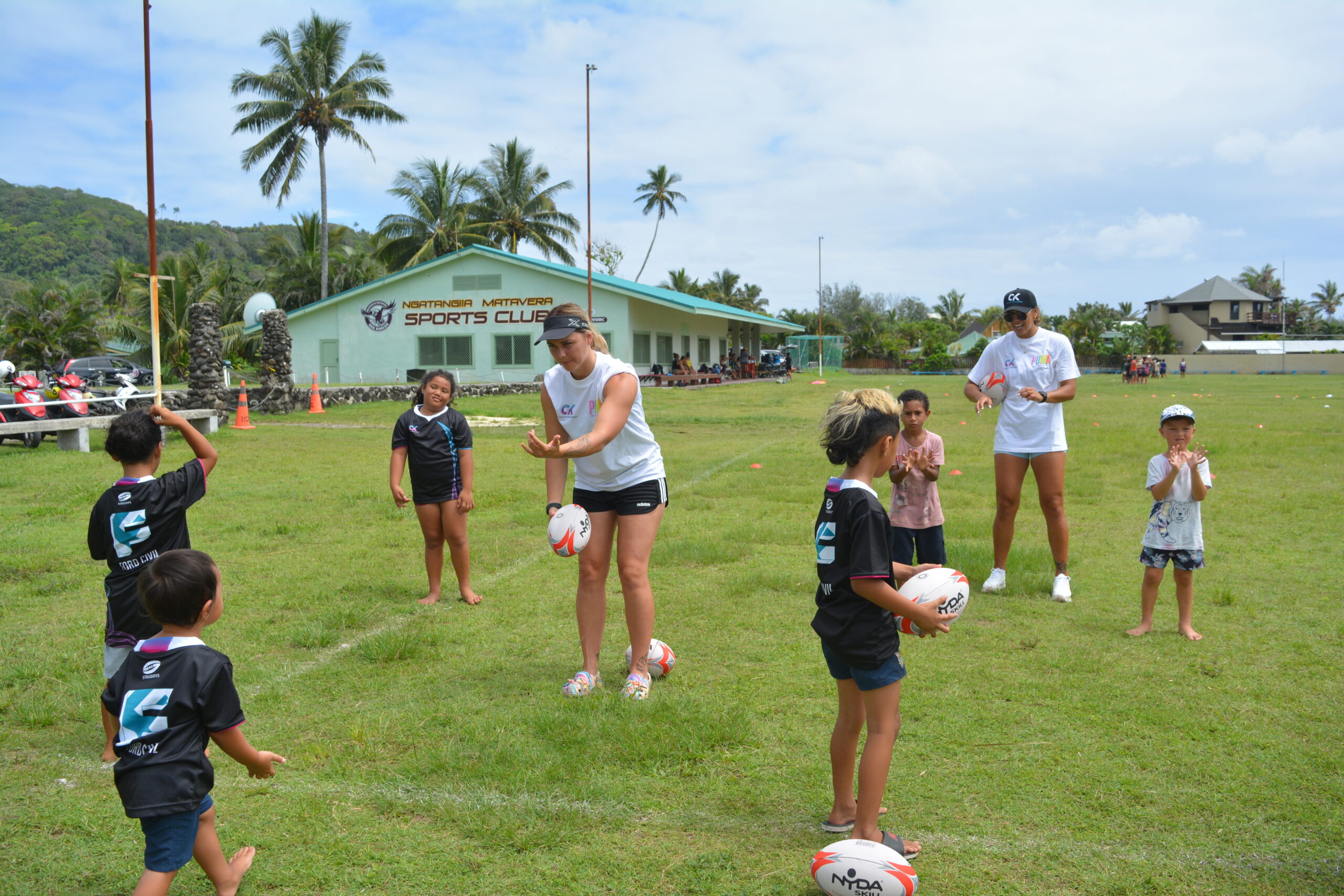 Kids learn rugby league tricks from superstars