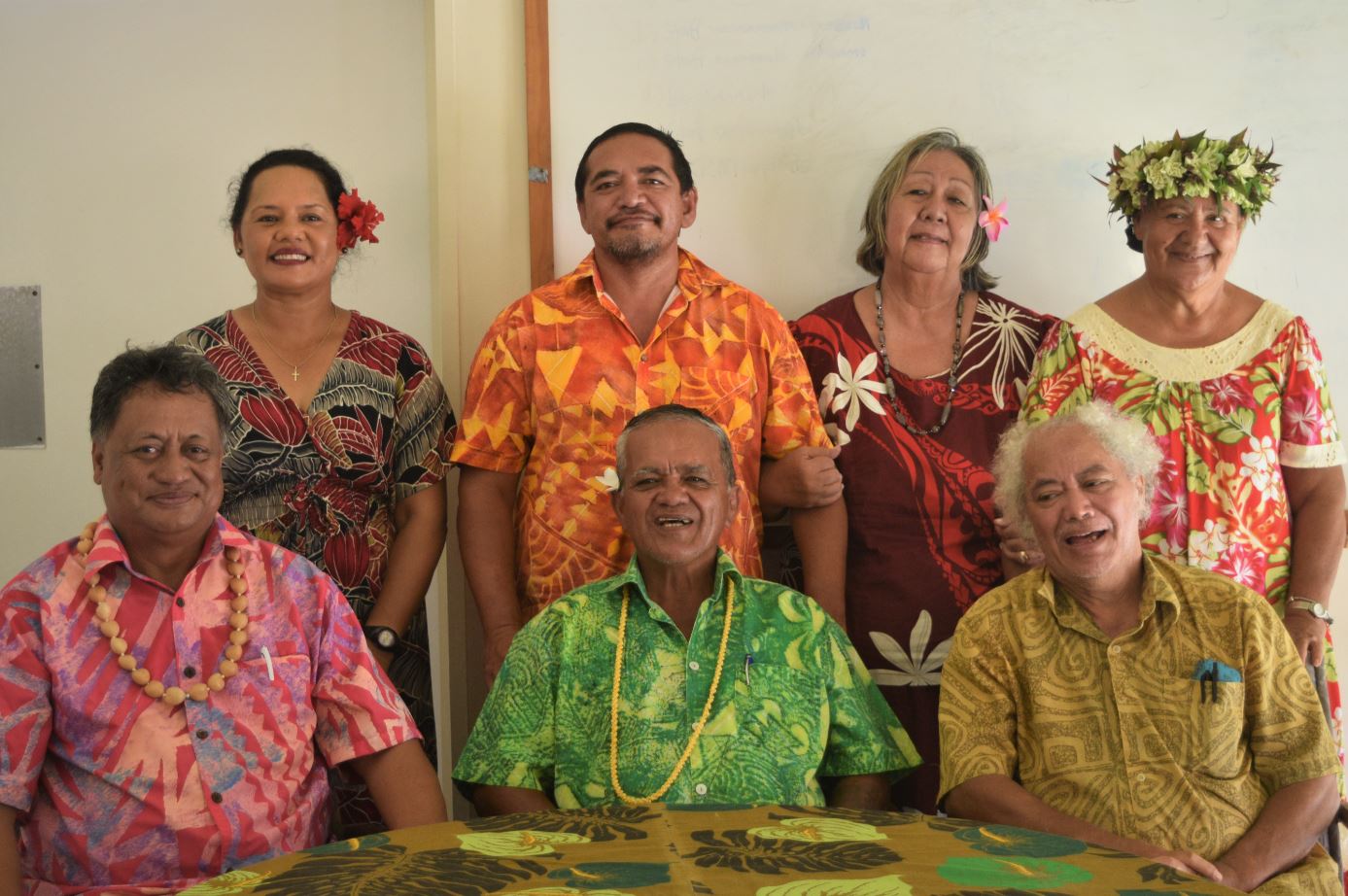 New Te Kopapa Reo Maori board members receive their warrants