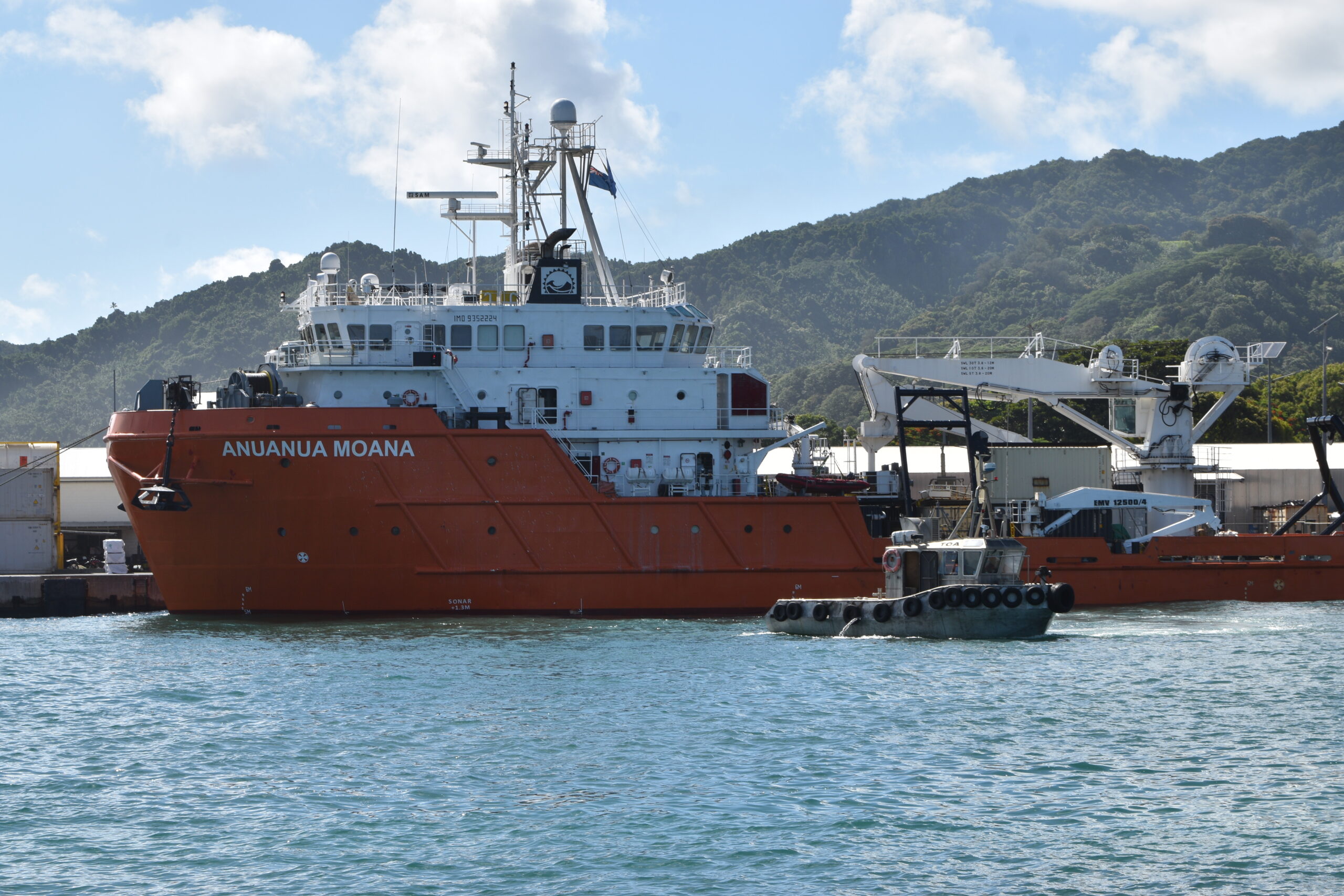 Research ship arrives in Cooks to explore seabed
