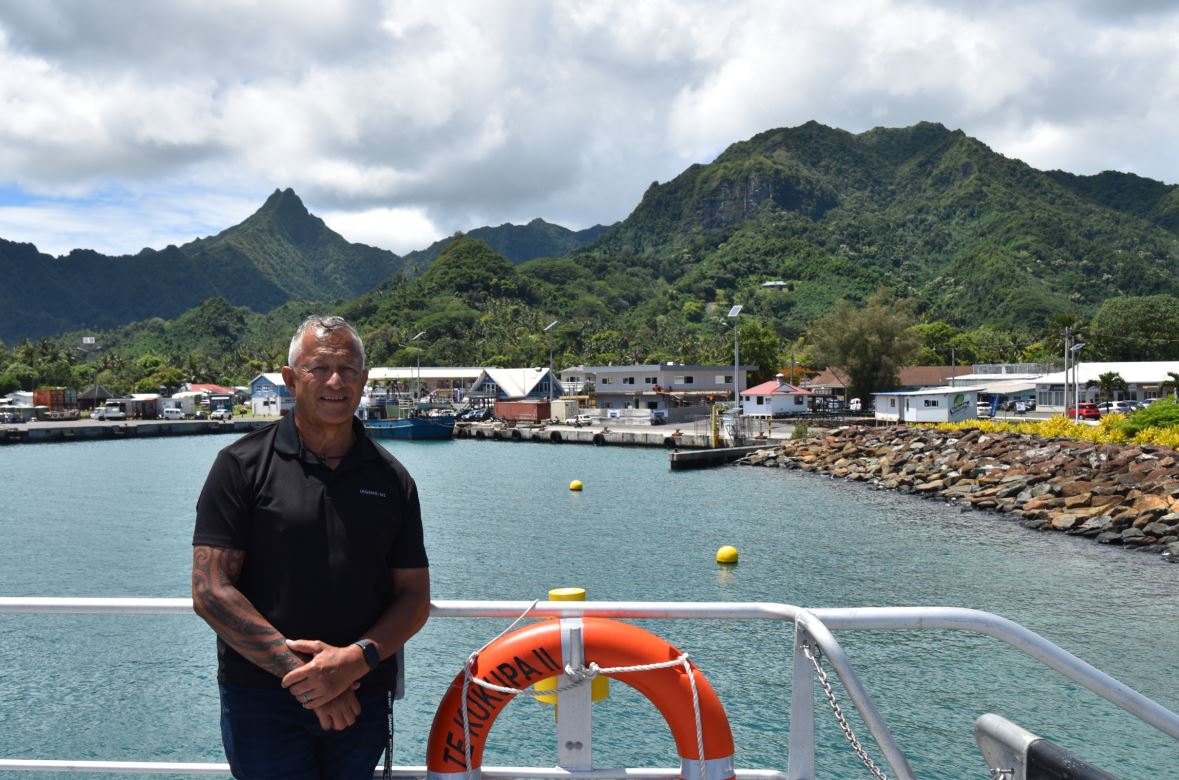 Transformational  work in Rarotonga earns New Zealand Navy Commander  second honour