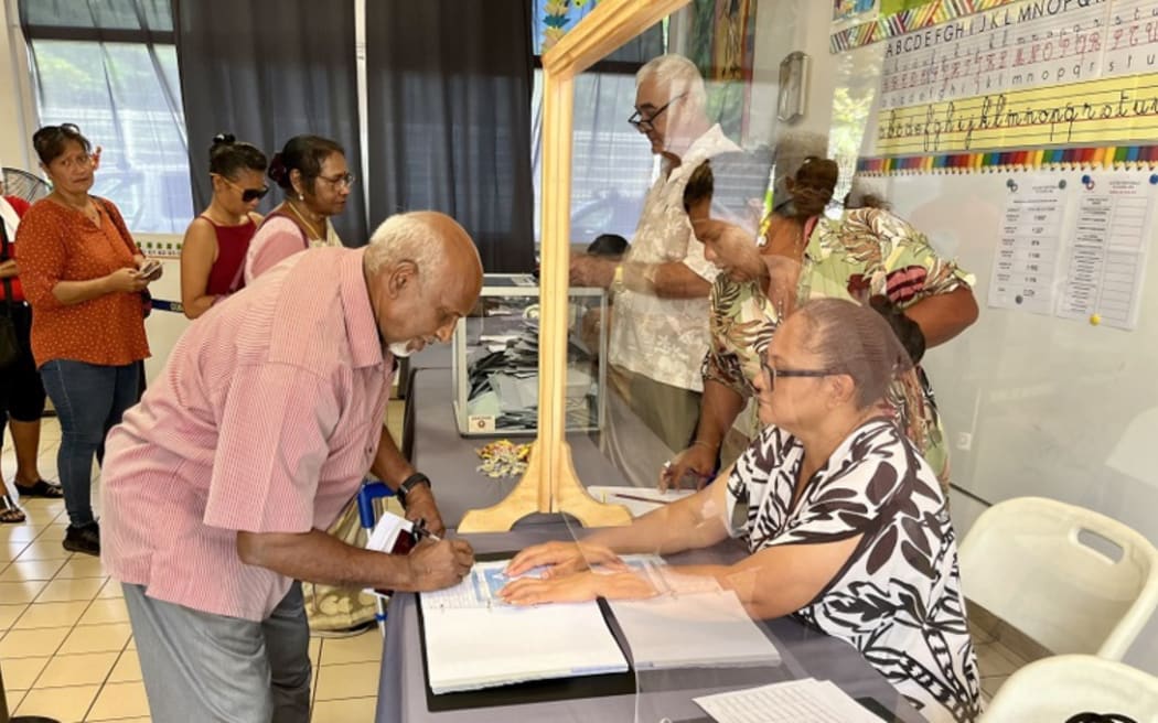 Temaru’s party wins first round of French Polynesia’s elections