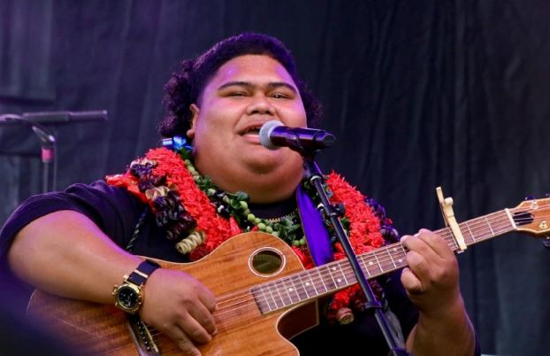 Iam Tongi becomes first Pacific Islander to win American Idol