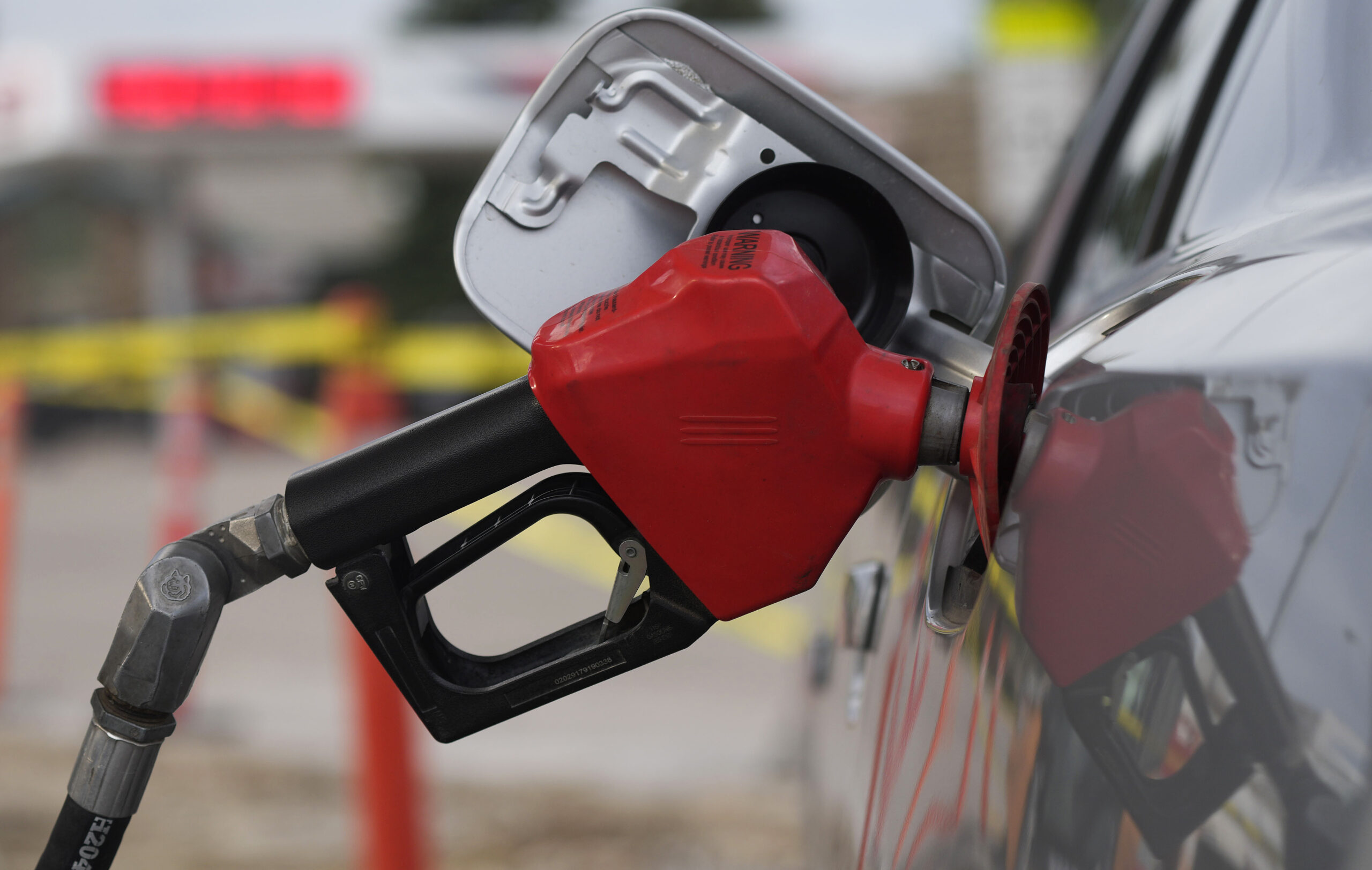 Petrol prices rise again, diesel drops