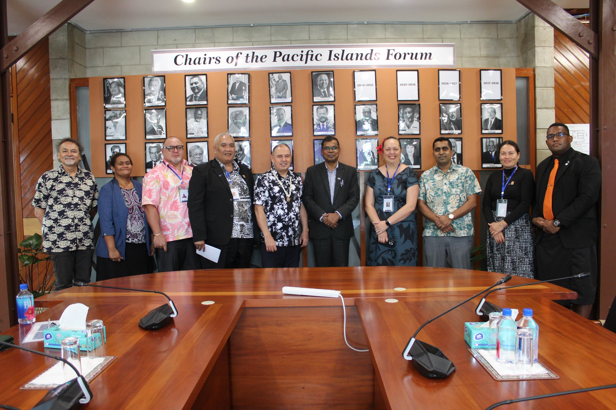 Brown discusses more transport connectivity for air and sea with Fiji