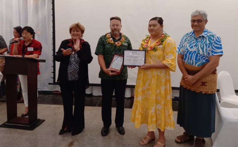Cook Islands receives WHO  award for best Covid practice