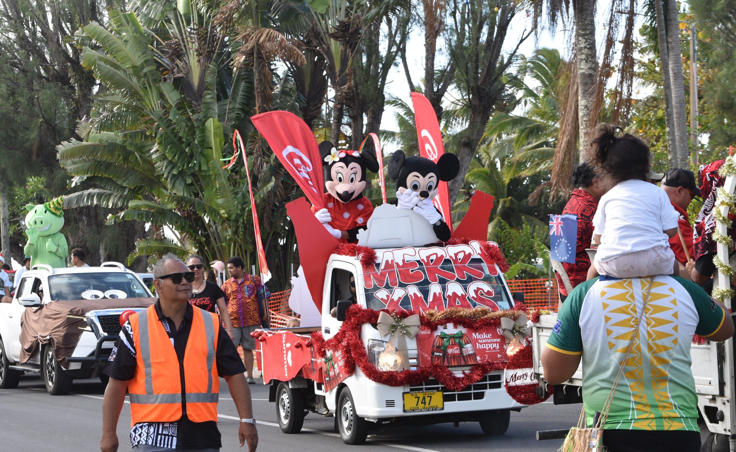 Mousing around town: Mickey and Minnie jingle all the way in Rarotonga