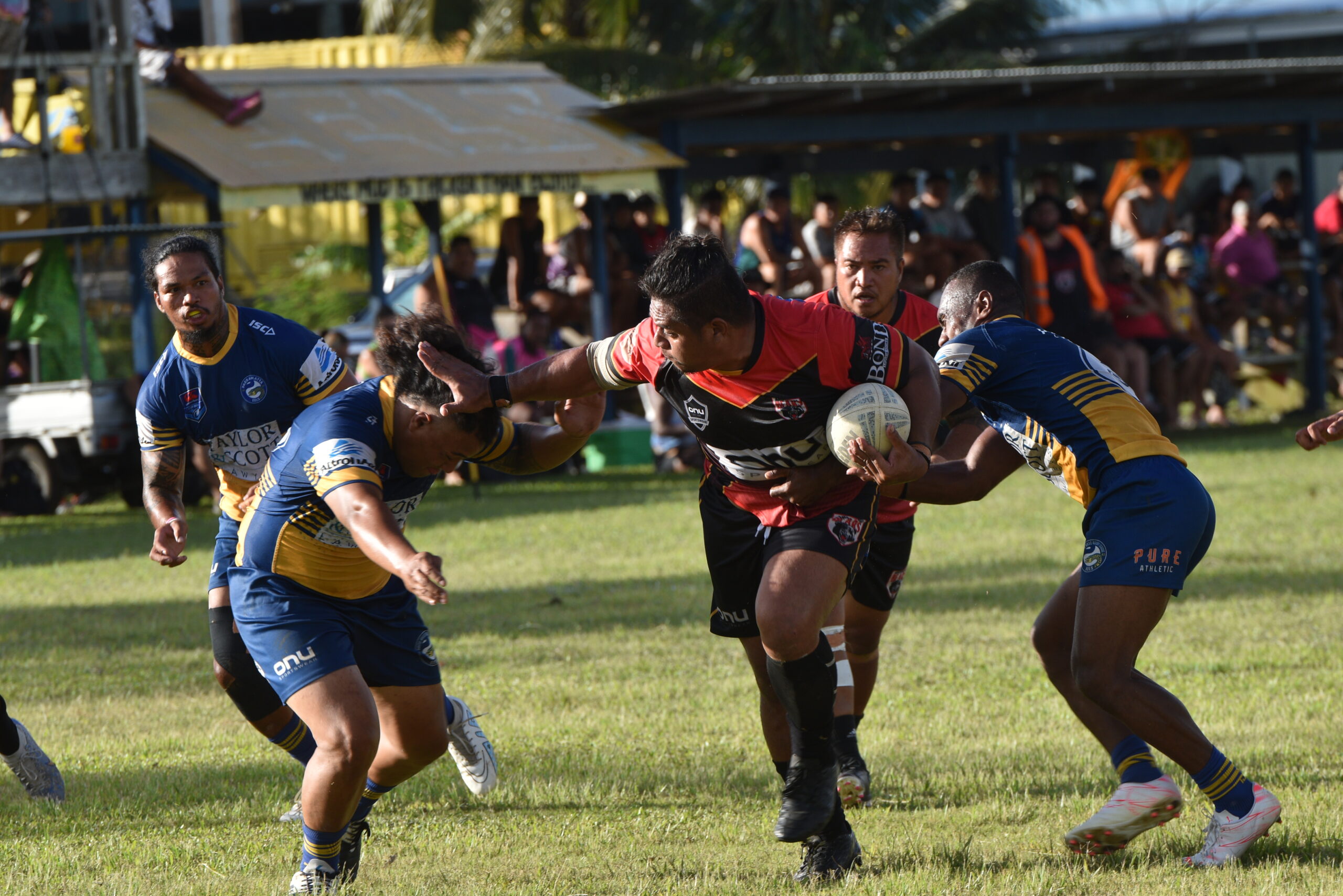 Contenders clash for title