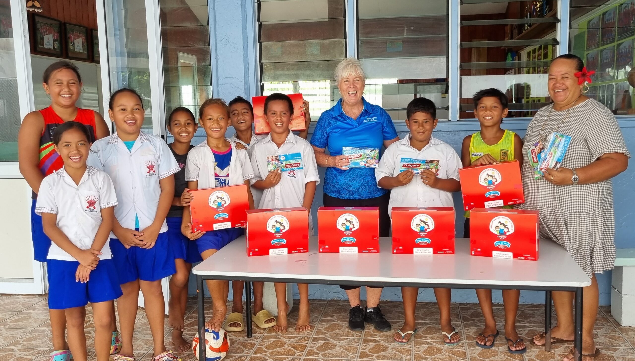 Rarotonga schools receive free oral health education kits
