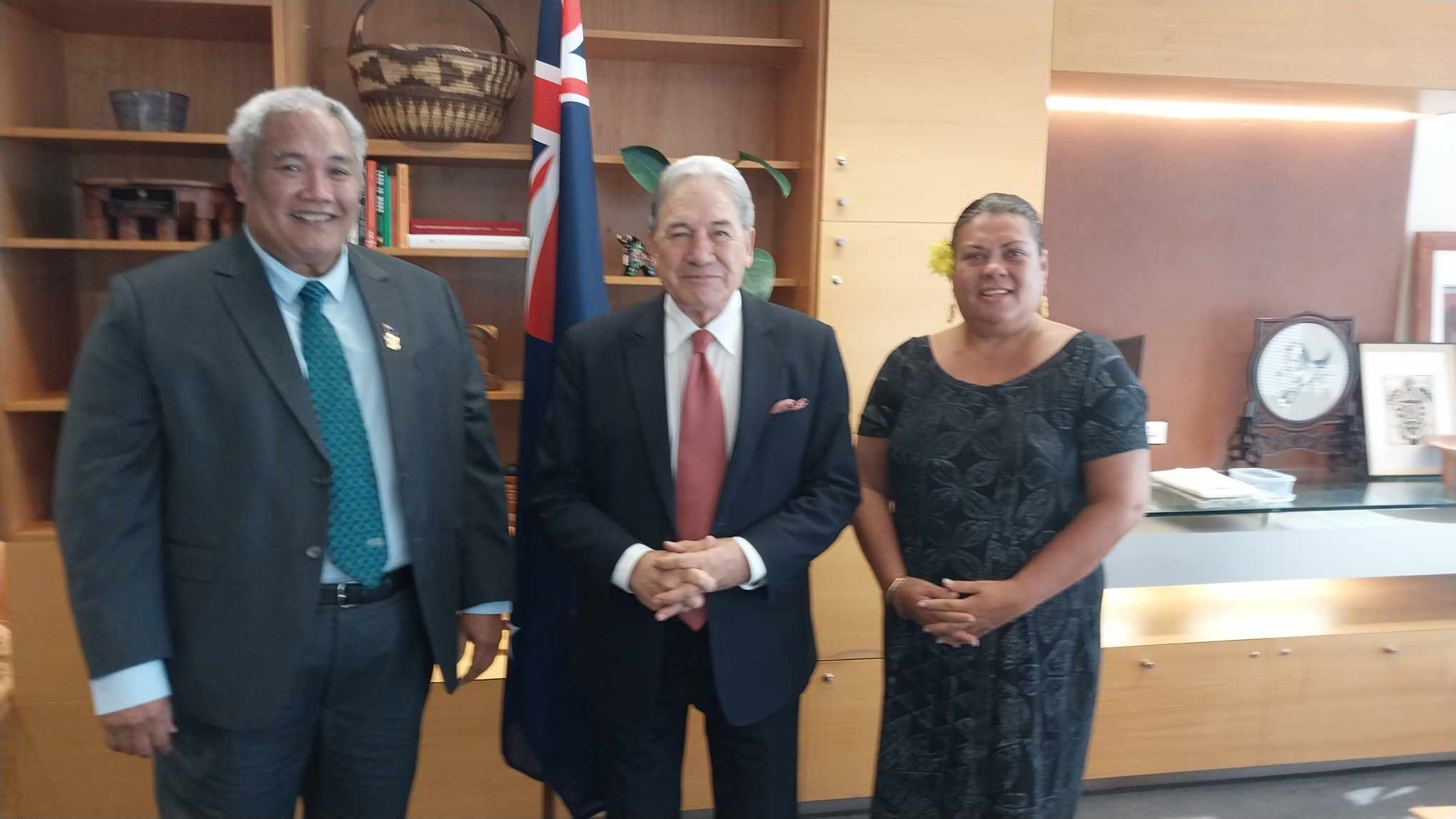 Minister Elikana meets NZ Deputy Prime Minister