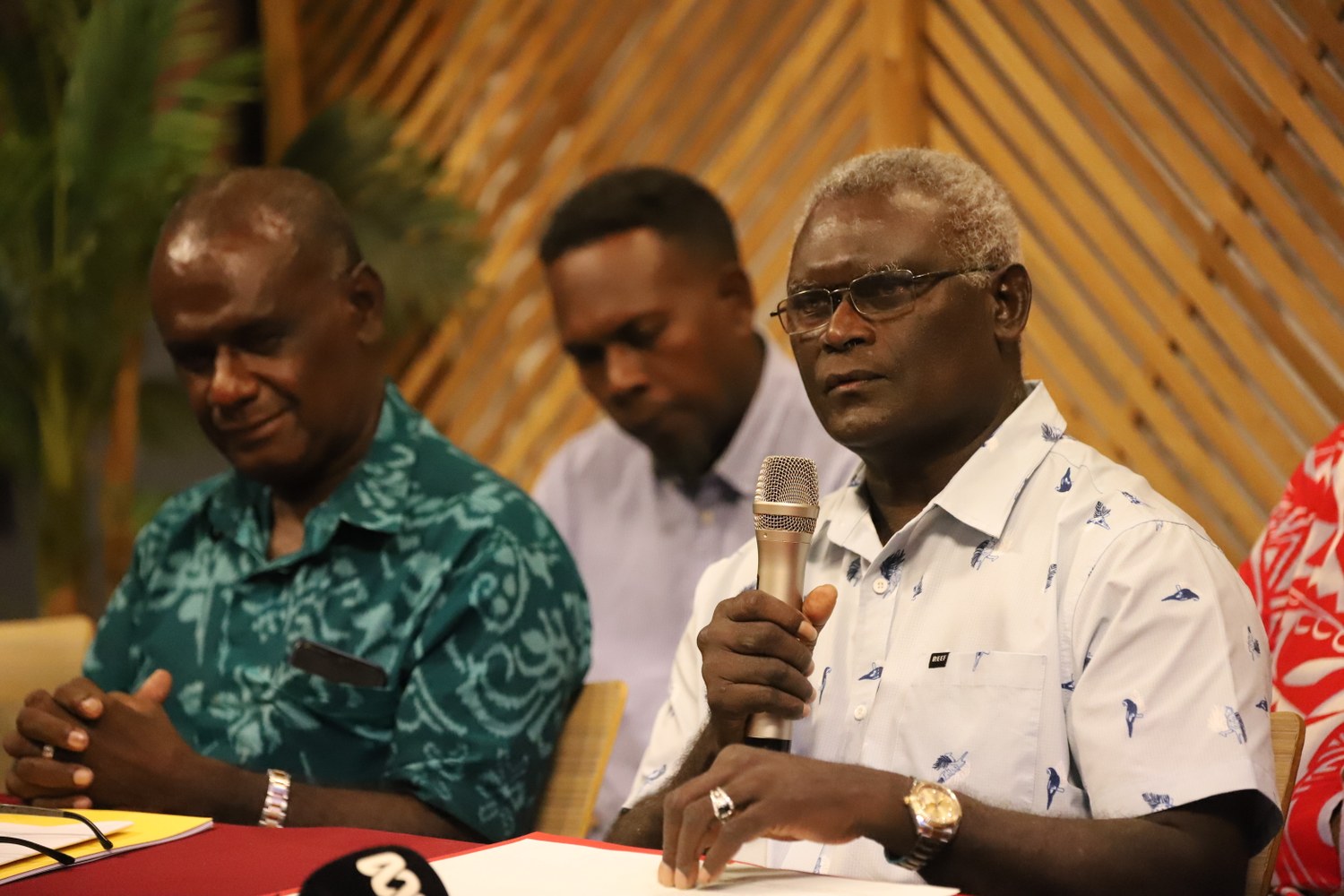 Sogavare bows out of Solomon Islands prime ministerial race